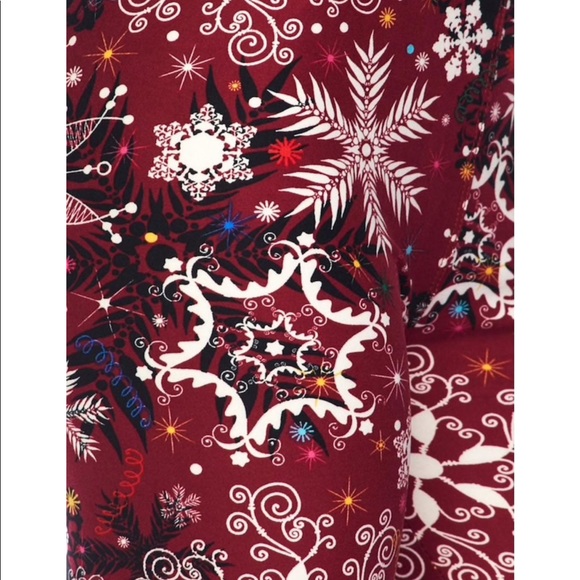 1 LEFT‼️ Snowflake Christmas 🎄Burgundy Leggings - Picture 5 of 5